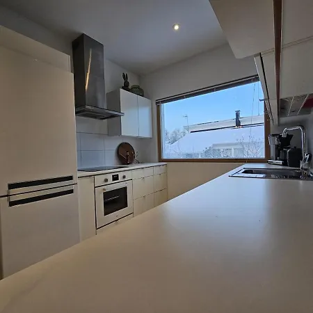 Rosa - Modern, Peaceful And Cozy Lägenhet *